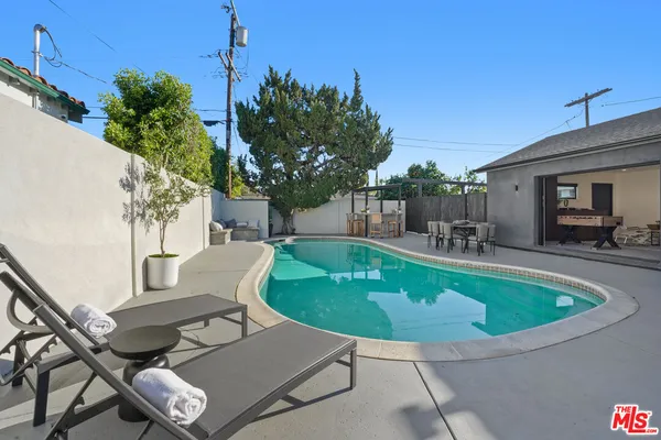 $1,795,000 | 11642 Hartsook Street, Valley Village, CA 91601