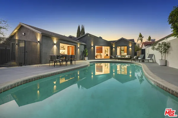 $1,795,000 | 11642 Hartsook Street, Valley Village, CA 91601