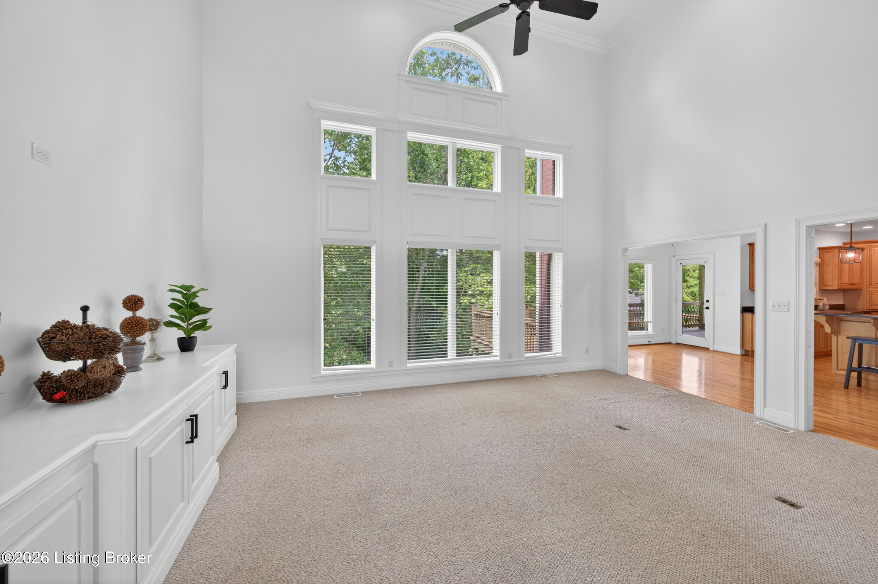 12307 Ridgeview Drive Goshen, KY 40026 - Photo 14 of 79 Living Room