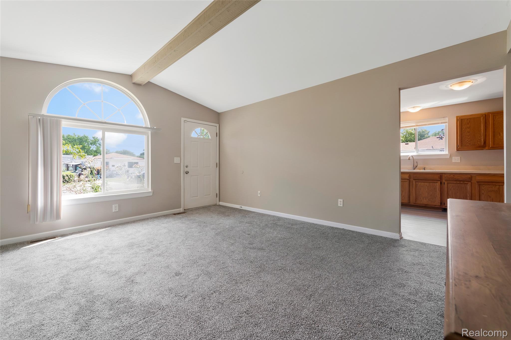 17245 Martin Road Roseville, MI 48066 - Photo 7 of 30 Living room