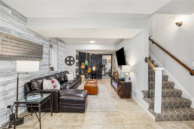 $405,000 | 2105 Northeast 107th Terrace, Kansas City, MO 64155