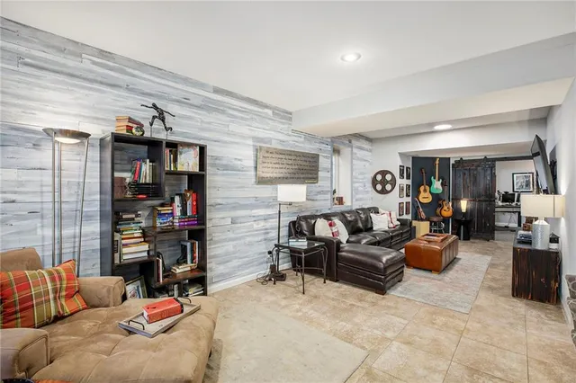 $405,000 | 2105 Northeast 107th Terrace, Kansas City, MO 64155