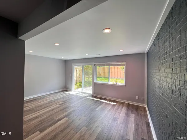 $1,800 | 220 Elizabeth Street, Unit E6, Chapel Hill, NC 27514