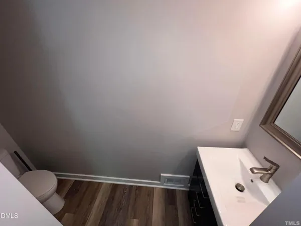 $1,800 | 220 Elizabeth Street, Unit E6, Chapel Hill, NC 27514