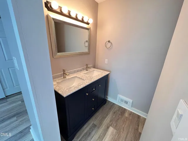 $1,800 | 220 Elizabeth Street, Unit E6, Chapel Hill, NC 27514