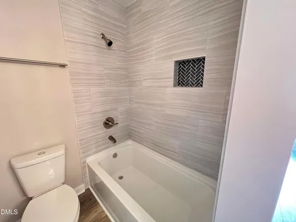 $1,800 | 220 Elizabeth Street, Unit E6, Chapel Hill, NC 27514