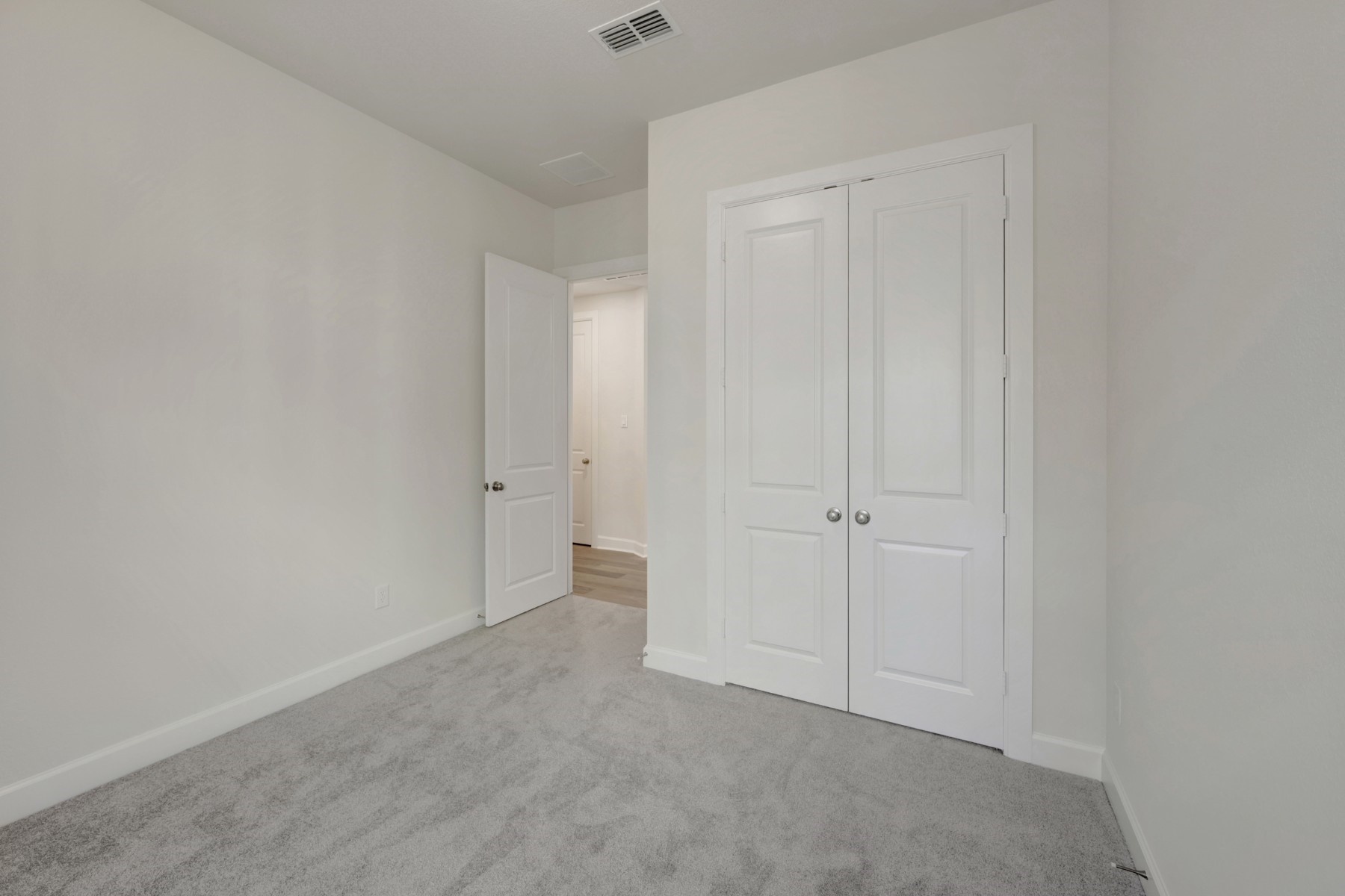 646 Walnut Br Drive Rosenberg, TX 77471 - Photo 22 of 46 a view of an empty room
