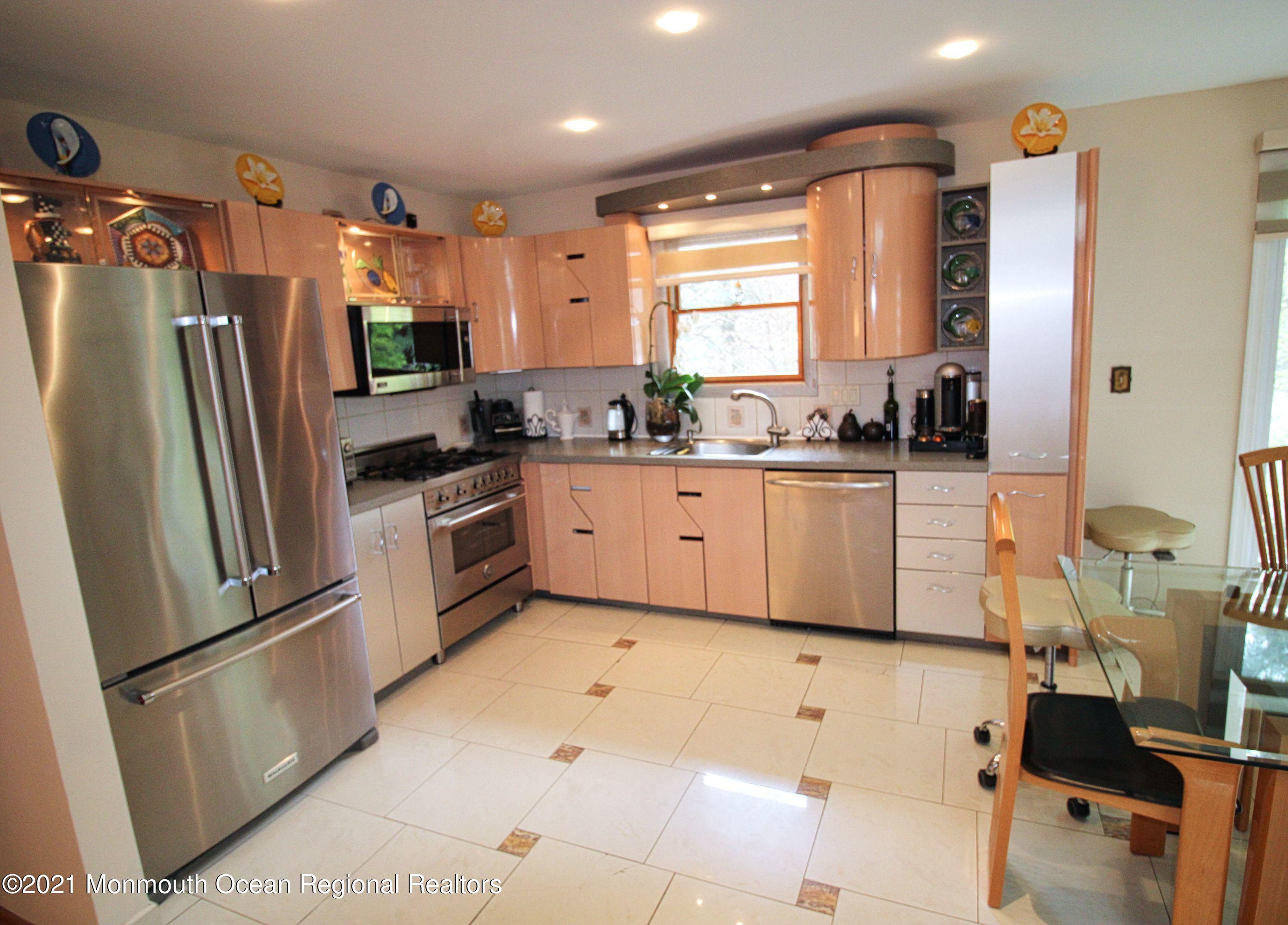 41 Friendship Road Howell, NJ 07731 - Photo 5 of 14 IMG_0358