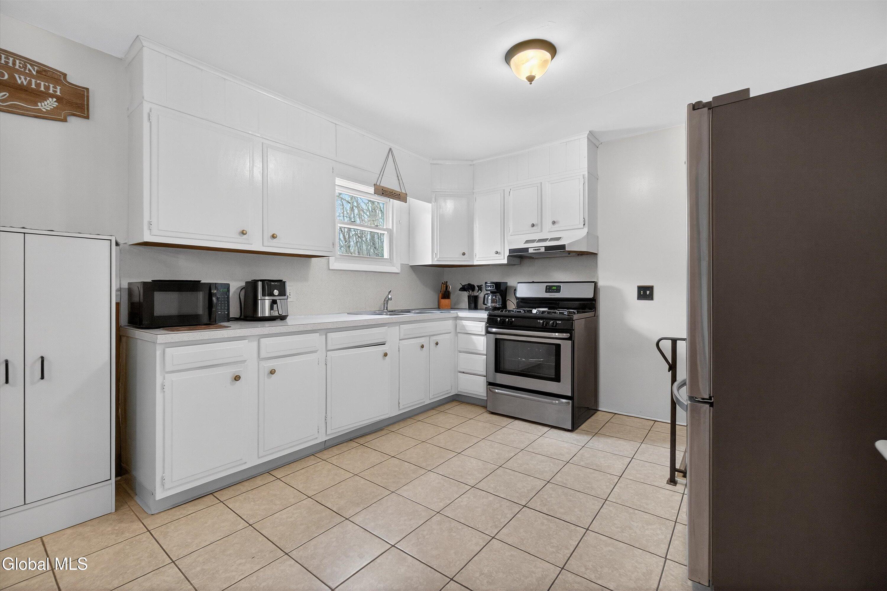 971 Kings Road Colonie, NY 12303 - Photo 11 of 45 15-971 Kings Rd-15