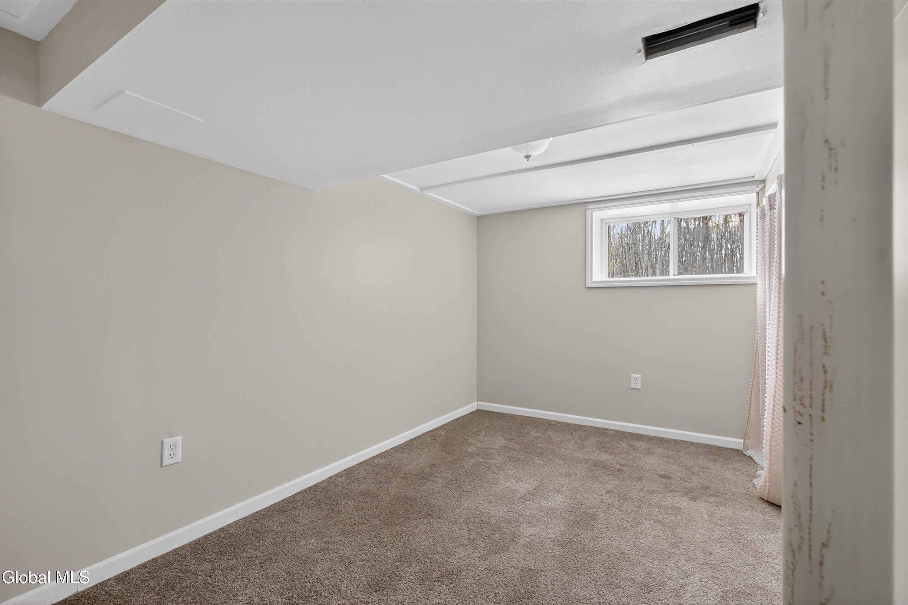 971 Kings Road Colonie, NY 12303 - Photo 30 of 45 11-971 Kings Rd-11