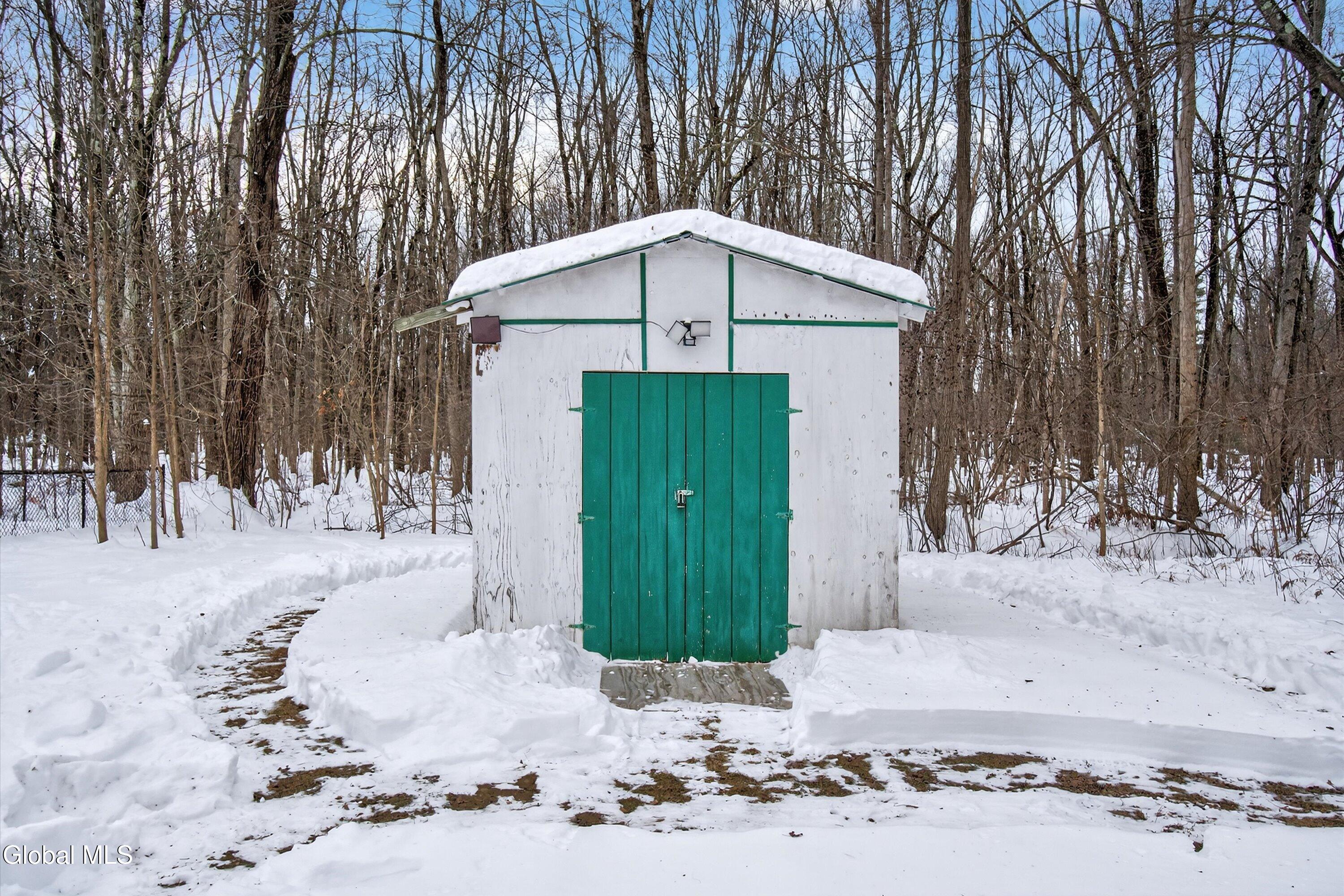 971 Kings Road Colonie, NY 12303 - Photo 36 of 45 46-971 Kings Rd-46