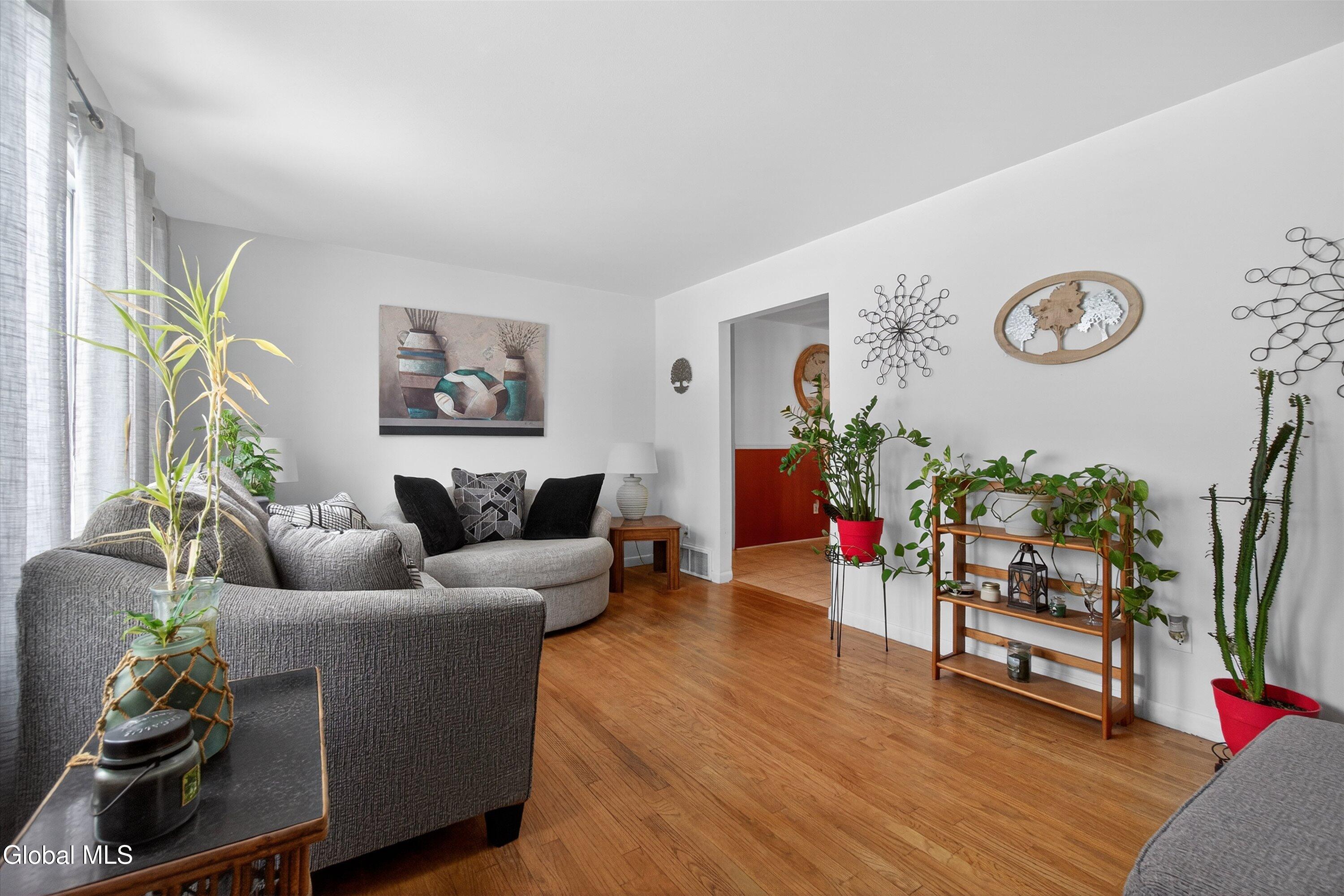 971 Kings Road Colonie, NY 12303 - Photo 4 of 45 38-971 Kings Rd-38