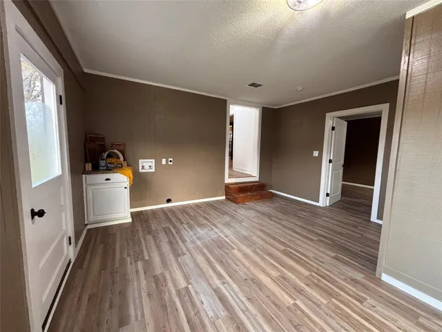 $319,000 | 514 East Linn Street, Huntington, TX 75949