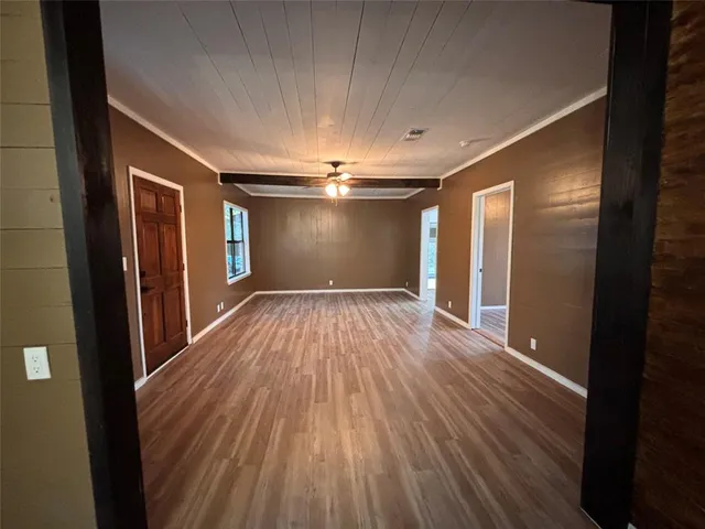 $319,000 | 514 East Linn Street, Huntington, TX 75949