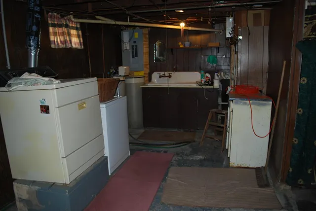 $109,900 | 119 South James Street, Northrop, MN 56031