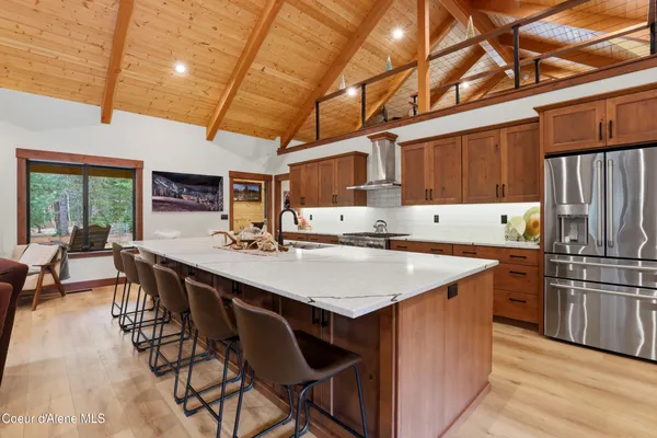 $2,000,000 | 12794 North Boyer Road, Sandpoint, ID 83864