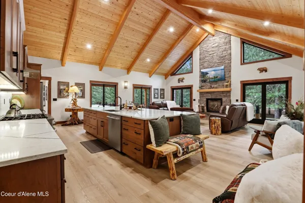 $2,000,000 | 12794 North Boyer Road, Sandpoint, ID 83864