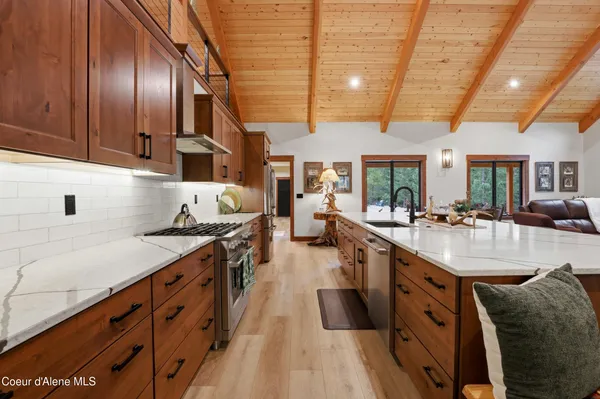 $2,000,000 | 12794 North Boyer Road, Sandpoint, ID 83864