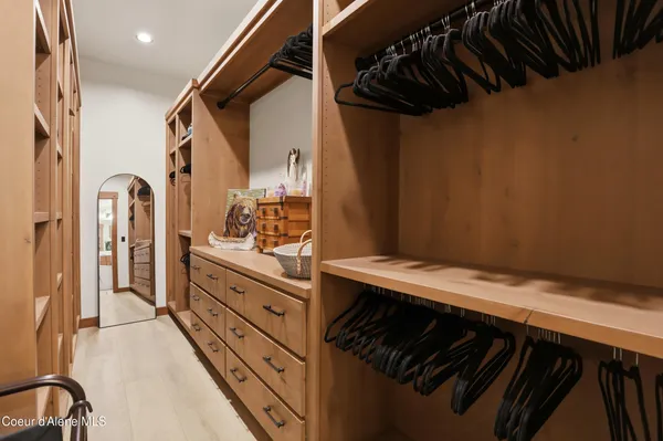 $2,000,000 | 12794 North Boyer Road, Sandpoint, ID 83864