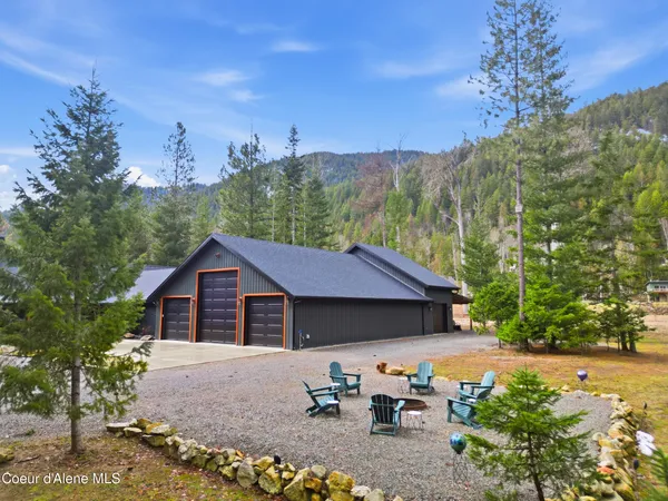 $2,000,000 | 12794 North Boyer Road, Sandpoint, ID 83864