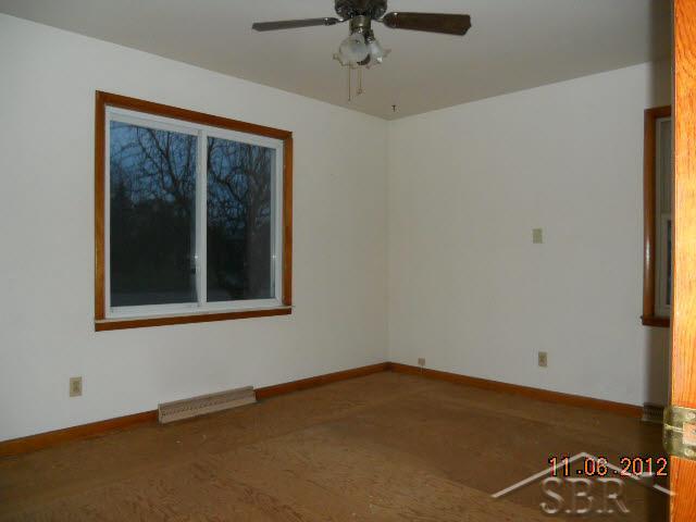 8873 State Millington, MI 48746 - Photo 6 of 8 20324680-5.JPG