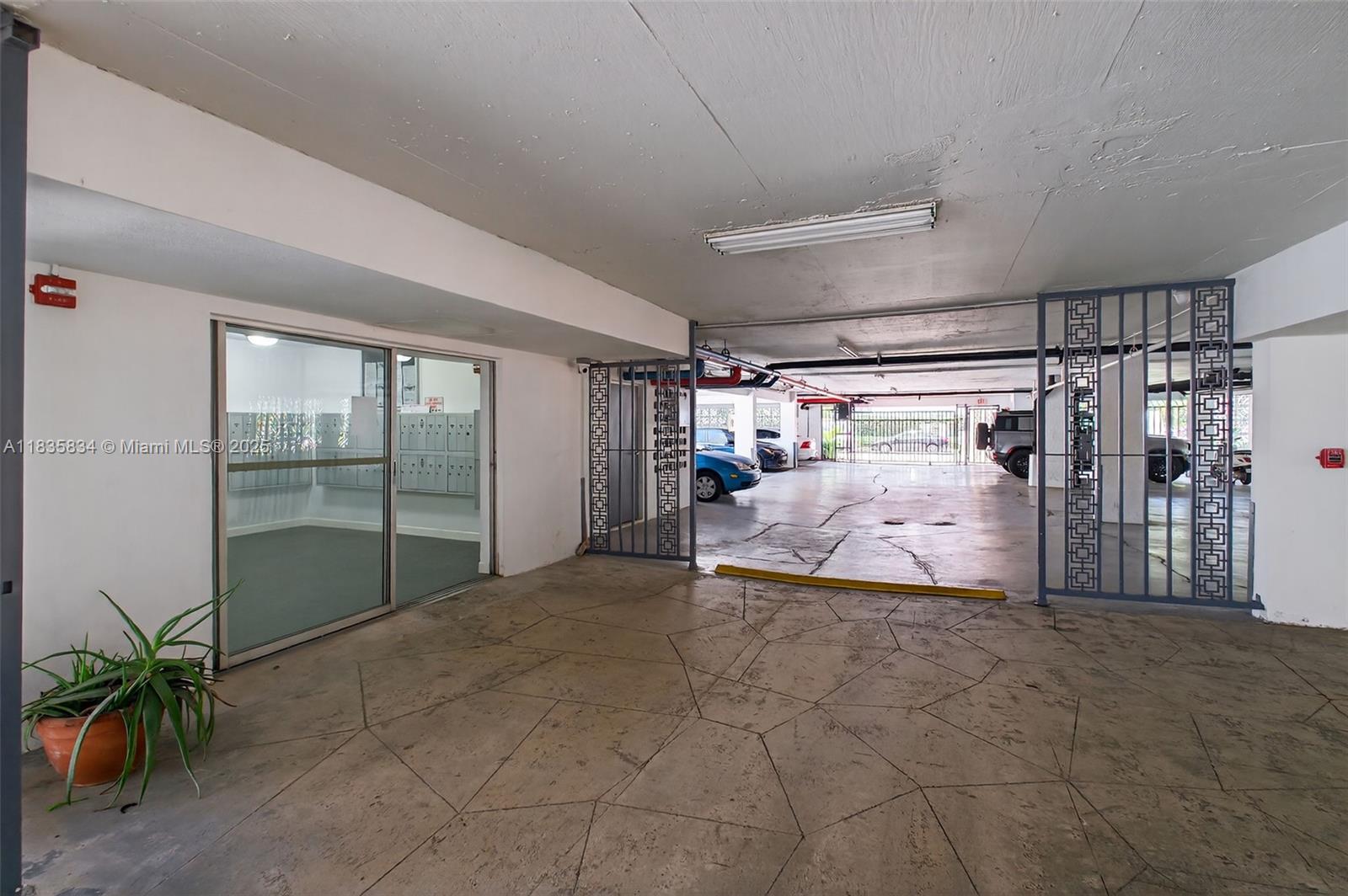 1340 Lincoln Road, Unit 403 Miami Beach, FL 33139 - Photo 29 of 35