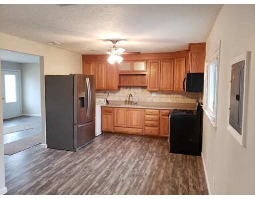 923 Bradley Road Springfield, MA 01109 - Photo 3 of 15 Gallery Image 3