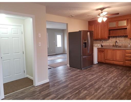 923 Bradley Road Springfield, MA 01109 - Photo 6 of 15 Gallery Image 6