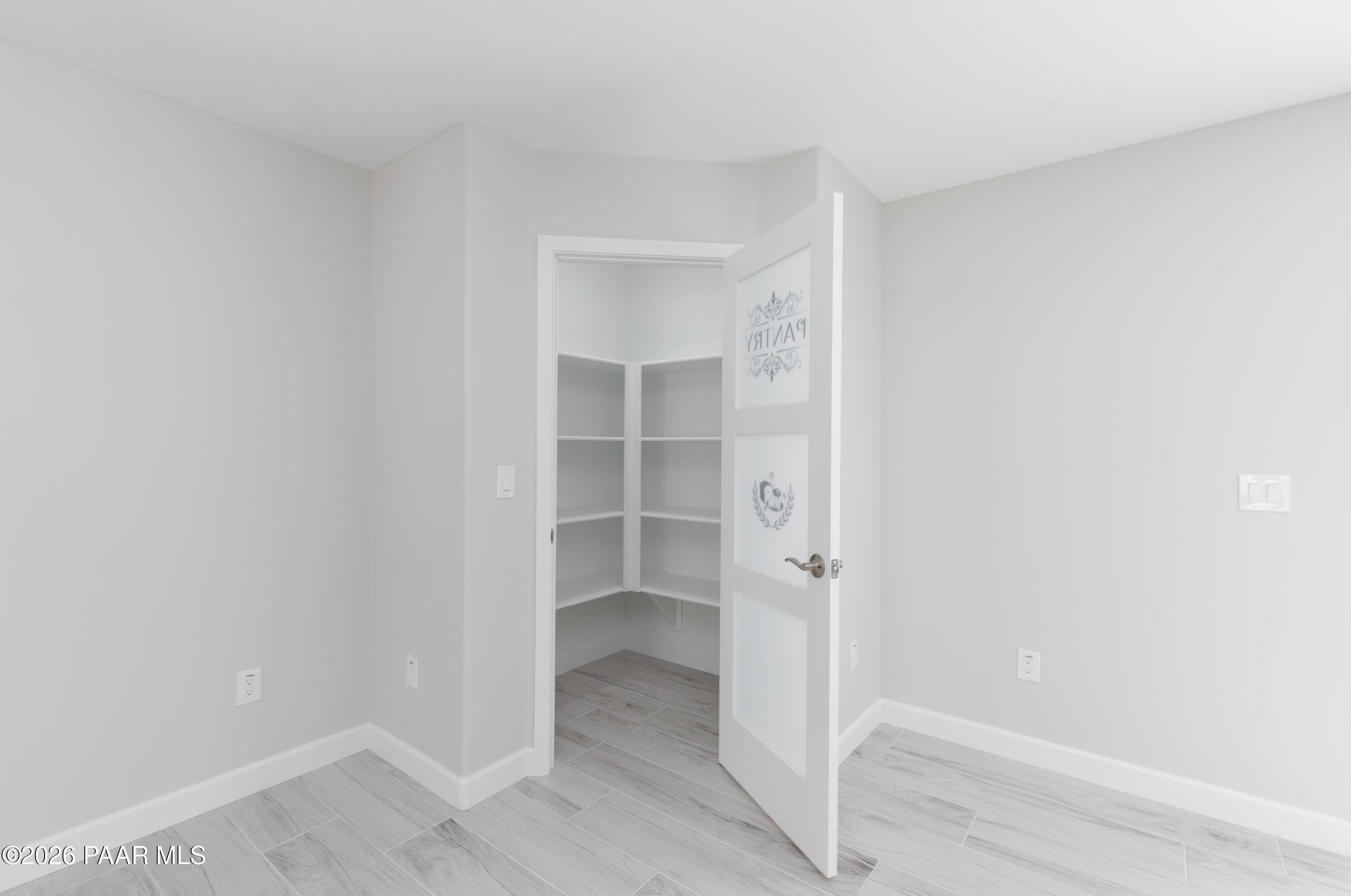 20275 East Mesa Verde Road Mayer, AZ 86333 - Photo 11 of 33 Pantry