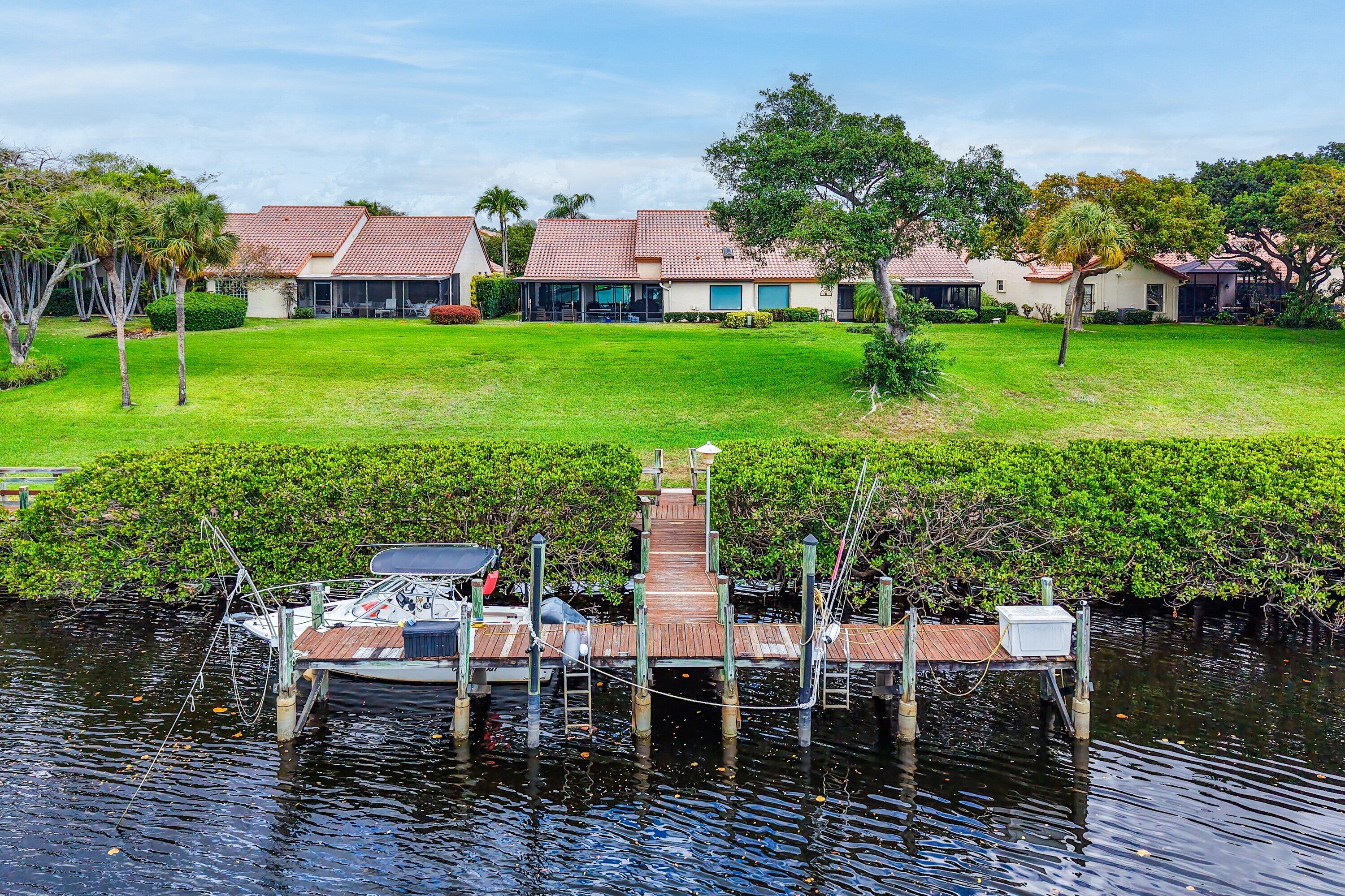 23373 Water Circle Boca Raton, FL 33486 - Photo 37 of 61 Docks