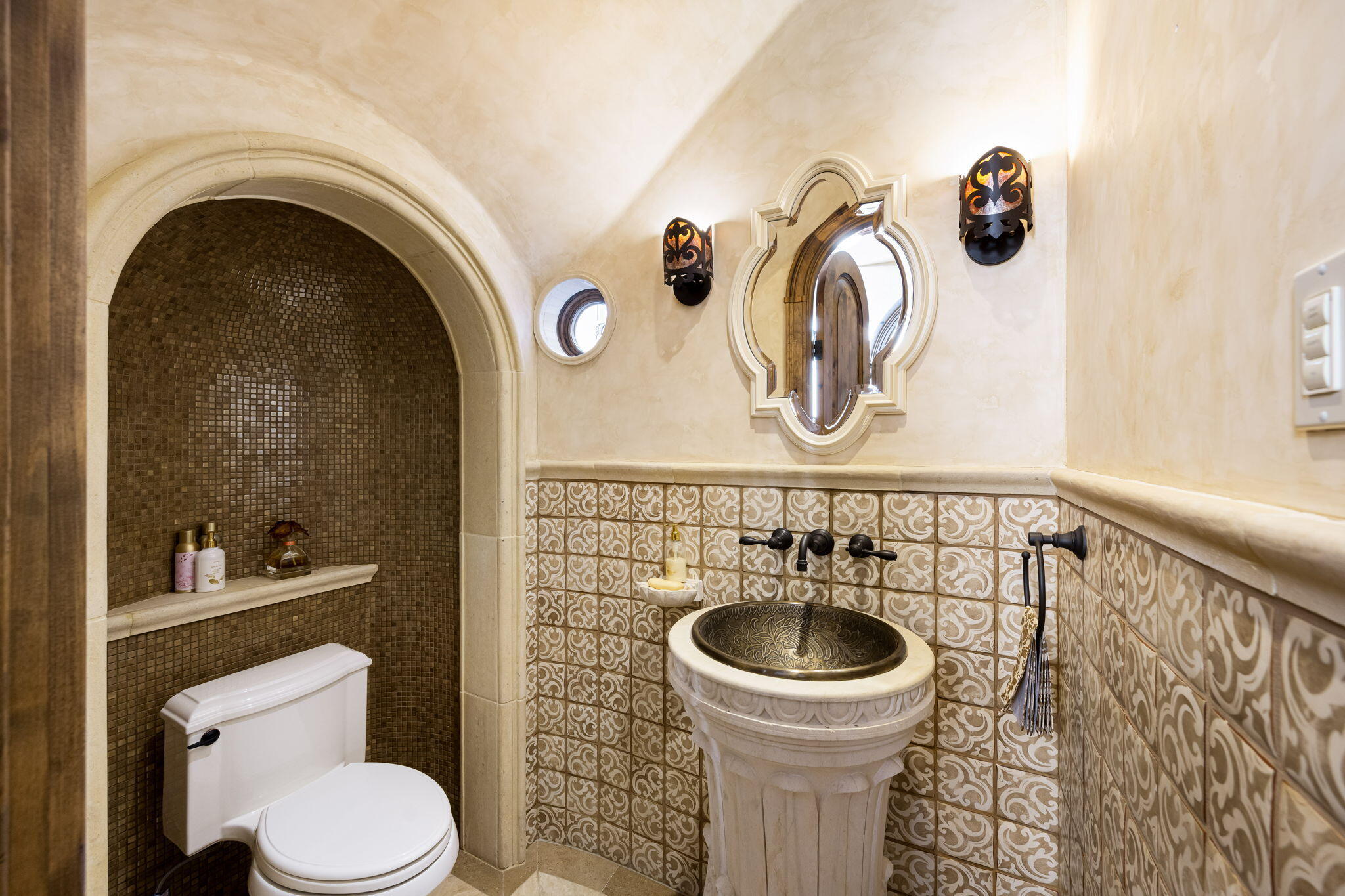 14 Strauss Terrace Rancho Mirage, CA 92270 - Photo 64 of 115 a bathroom with a toilet and a sink