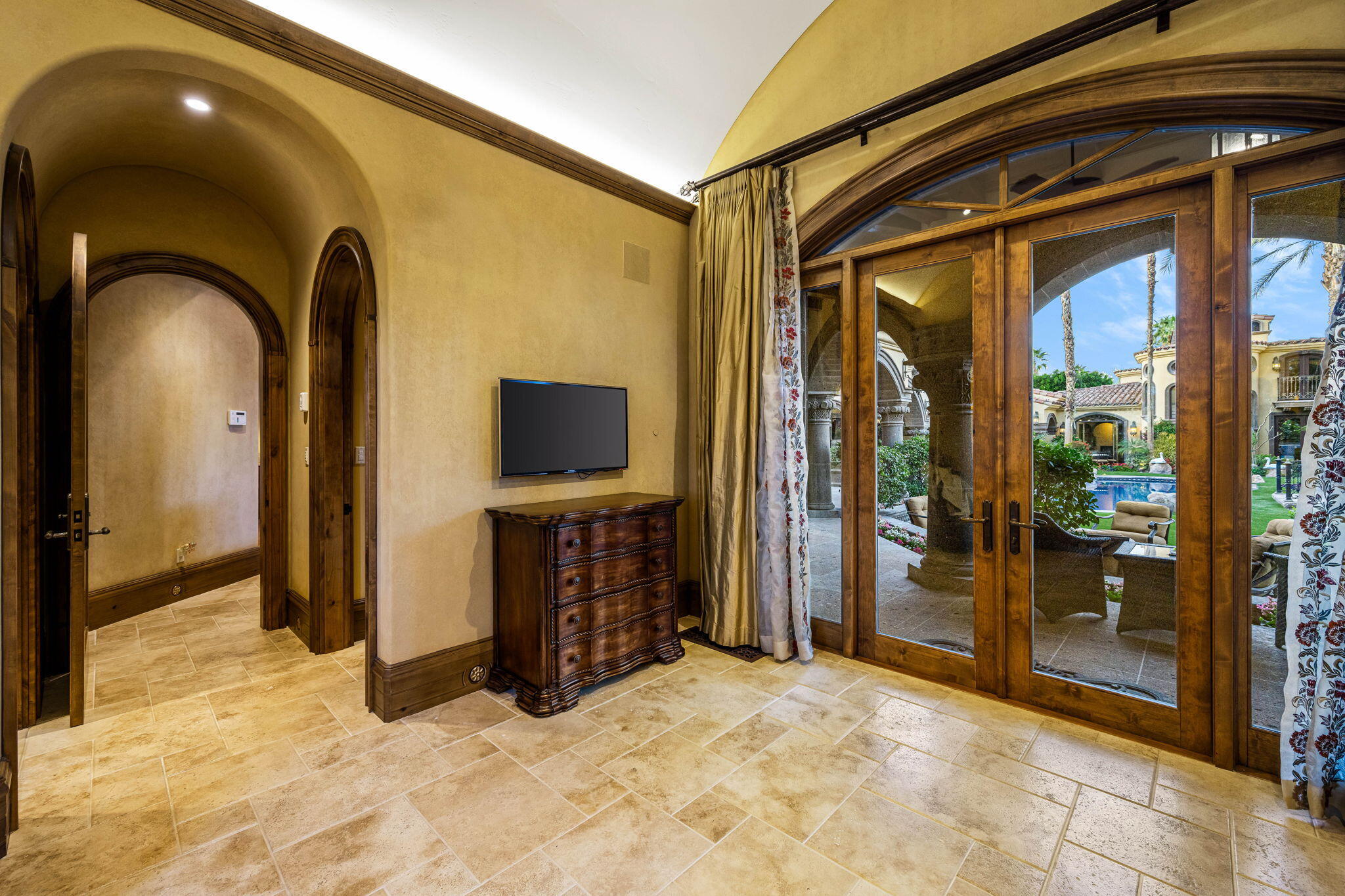 14 Strauss Terrace Rancho Mirage, CA 92270 - Photo 82 of 115 a view of an entryway with a door