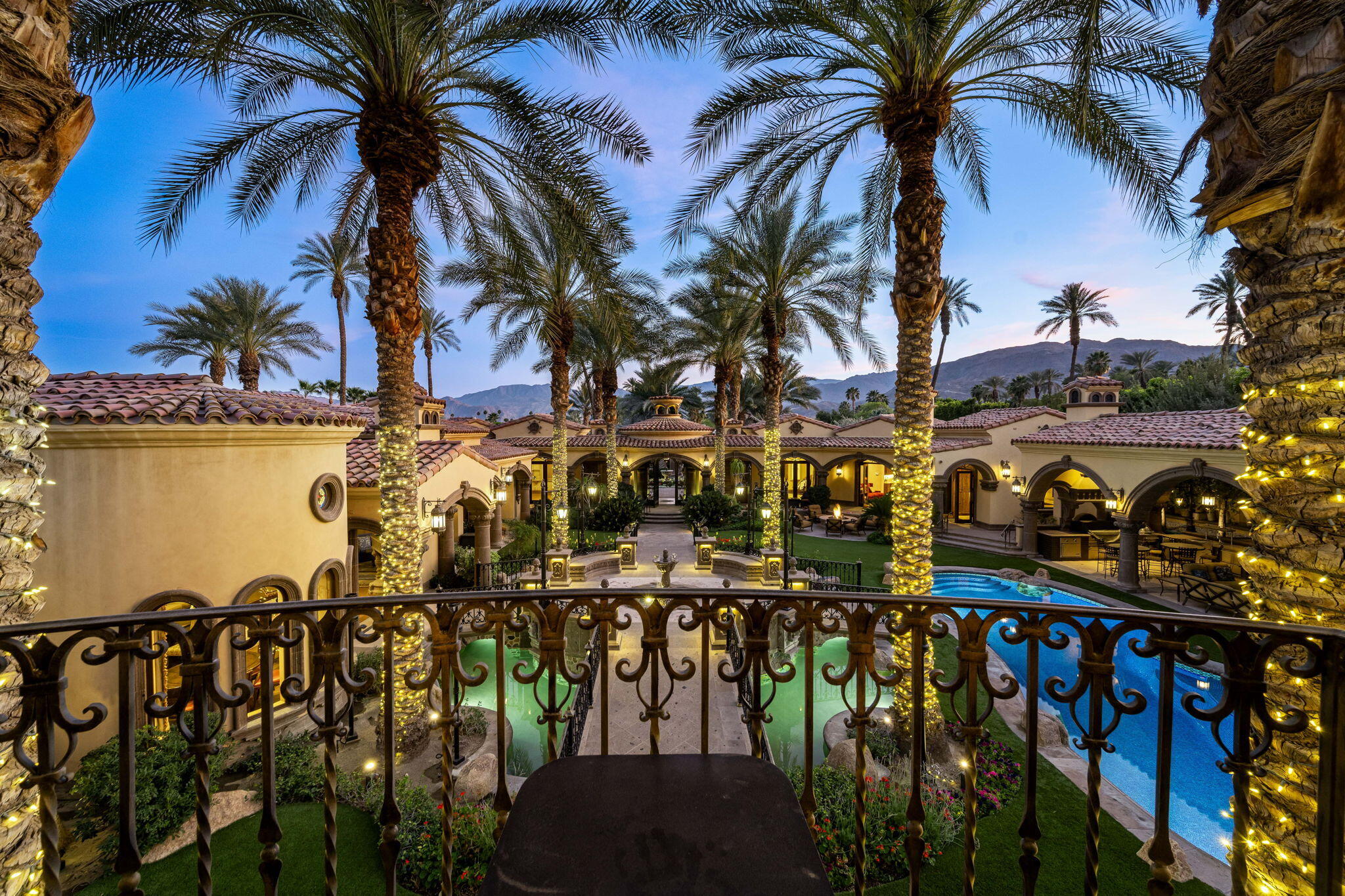 14 Strauss Terrace Rancho Mirage, CA 92270 - Photo 91 of 115 a view of a palm tree with ocean view