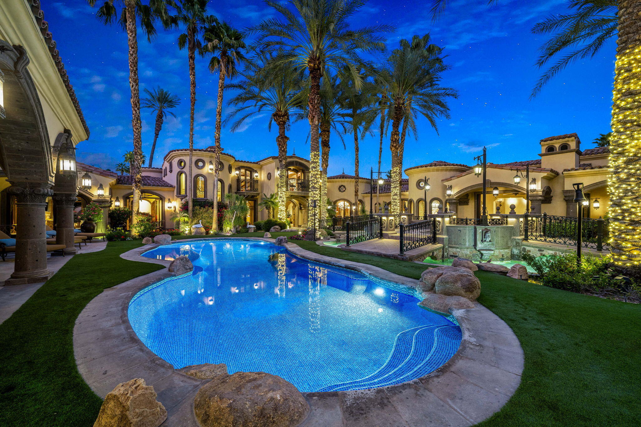 14 Strauss Terrace Rancho Mirage, CA 92270 - Photo 98 of 115 a view of swimming pool with outdoor seating