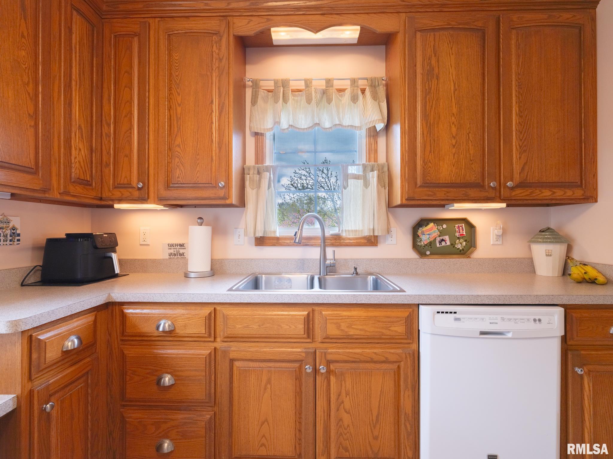 208 West Missouri Street Spring Bay, IL 61611 - Photo 20 of 65