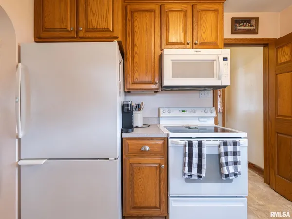 $199,900 | 208 West Missouri Street, Spring Bay, IL 61611