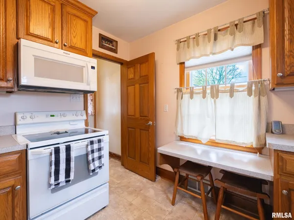 $199,900 | 208 West Missouri Street, Spring Bay, IL 61611