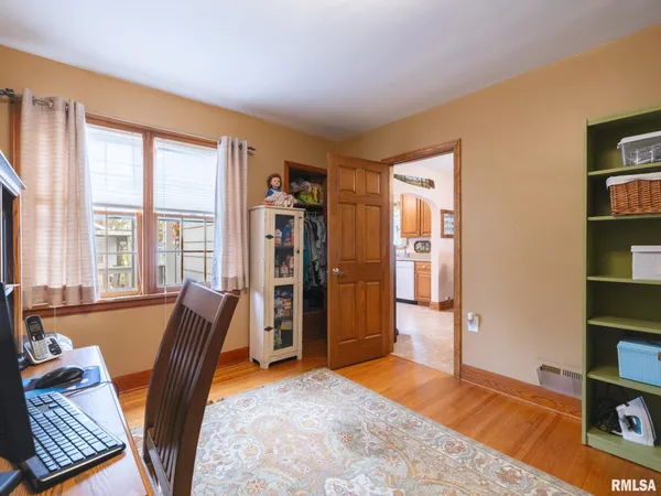 $199,900 | 208 West Missouri Street, Spring Bay, IL 61611