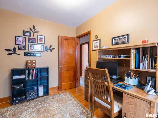 $199,900 | 208 West Missouri Street, Spring Bay, IL 61611