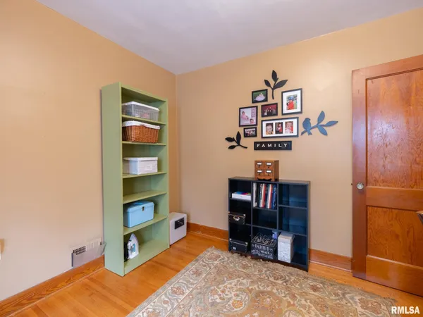 $199,900 | 208 West Missouri Street, Spring Bay, IL 61611
