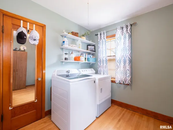 $199,900 | 208 West Missouri Street, Spring Bay, IL 61611