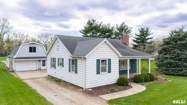 $199,900 | 208 West Missouri Street, Spring Bay, IL 61611
