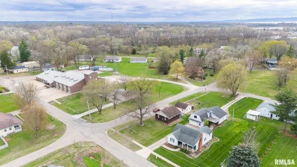 $199,900 | 208 West Missouri Street, Spring Bay, IL 61611