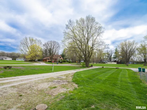 $199,900 | 208 West Missouri Street, Spring Bay, IL 61611