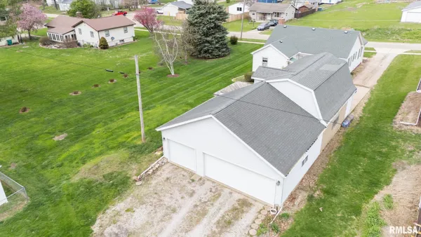 $199,900 | 208 West Missouri Street, Spring Bay, IL 61611