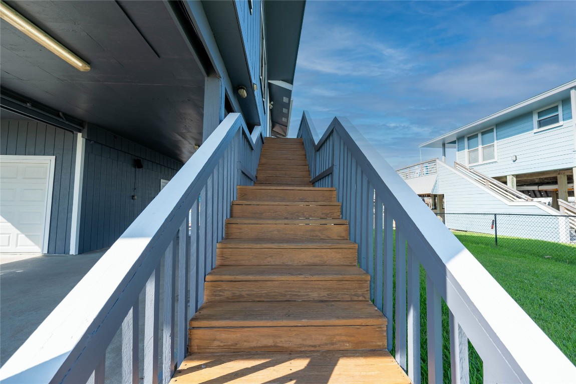 4729 Jolly Roger Road Jamaica Beach, TX 77554 - Photo 8 of 45