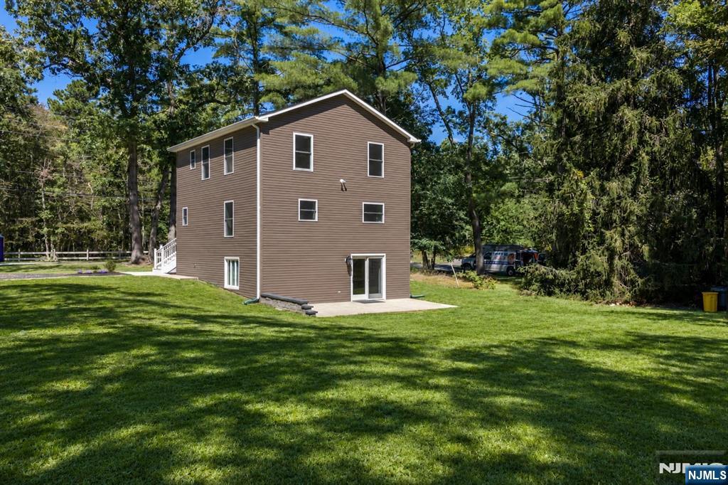 61 Nomoco Road Freehold, NJ 07728 - Photo 3 of 36 Gallery Image 3