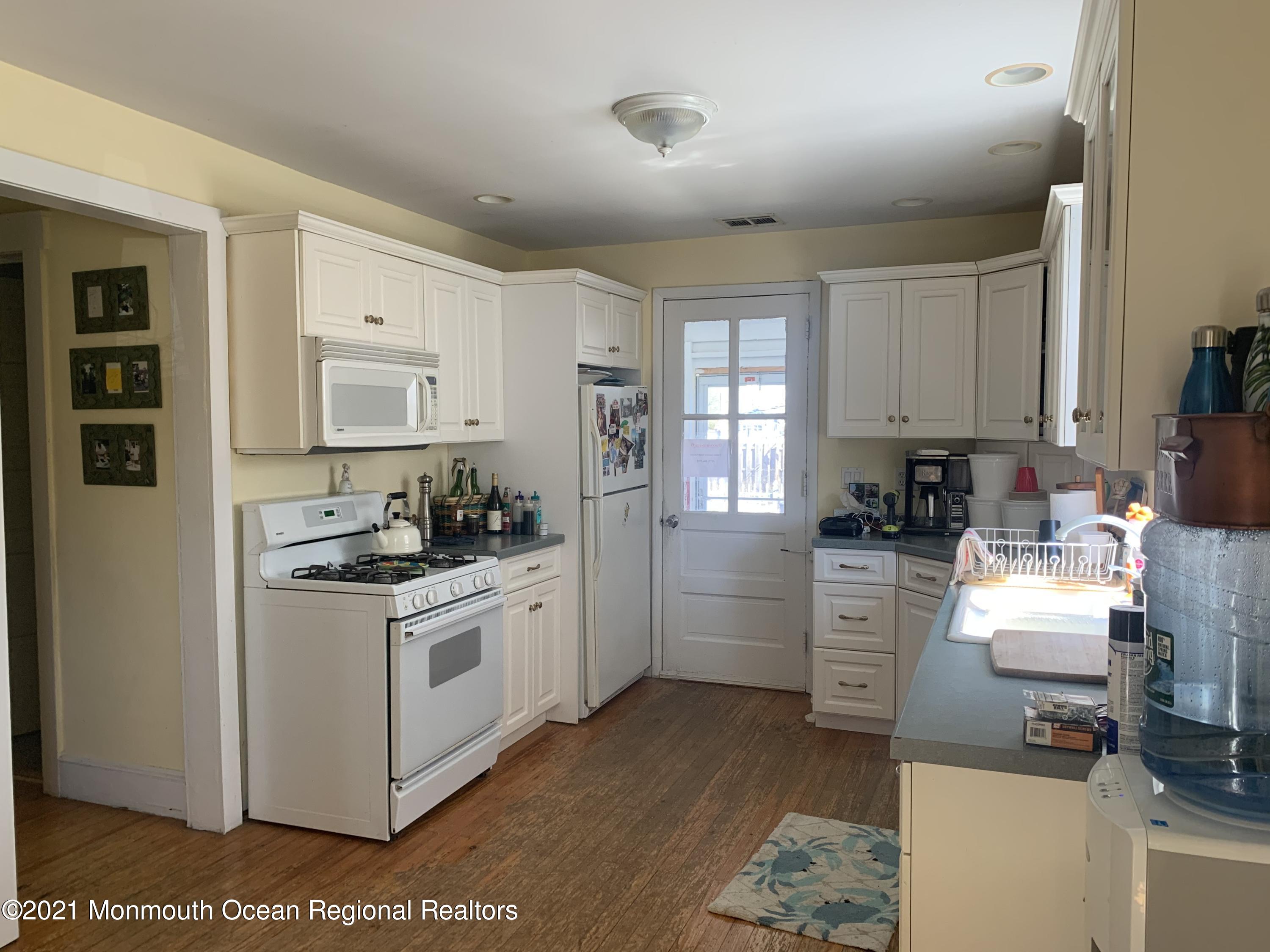 808 Rue Avenue Point Pleasant, NJ 08742 - Photo 8 of 28 IMG_5340