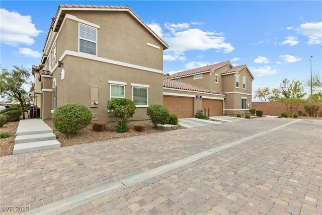 $1,850 | 675 Swift Eagle Avenue, Henderson, NV 89015