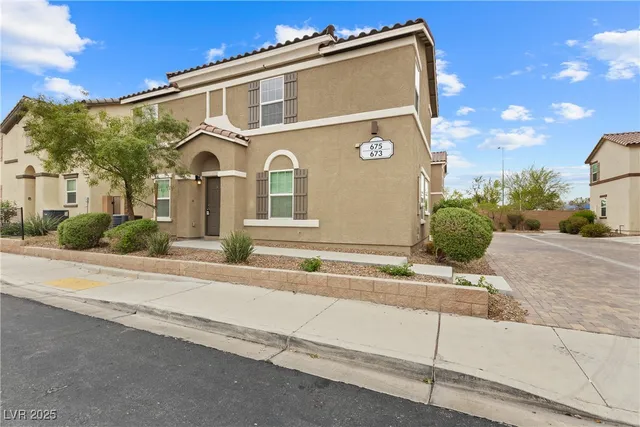 $1,850 | 675 Swift Eagle Avenue, Henderson, NV 89015